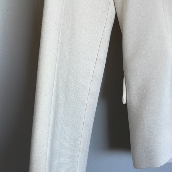 BCBG White Blazer - Size XXS - Picture 6 of 7